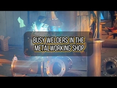 ร้านผลิตโลหะที่ยุ่งมาก